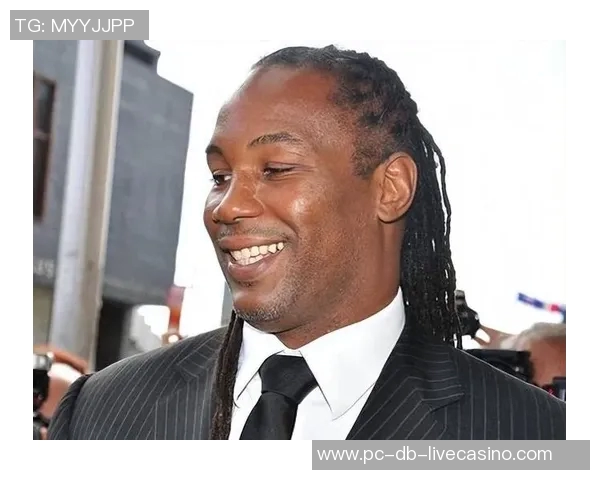 刘易斯与泰森拳击对决谁能称霸拳坛历史的巅峰之战